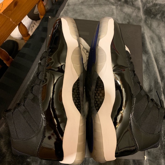 Retro 11 space jam size 9 - Picture 6 of 8